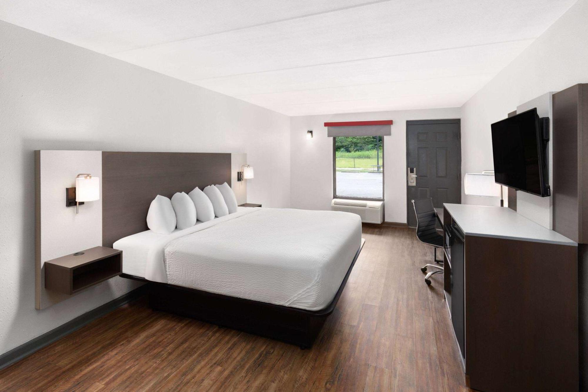 Hotel Ramada By Wyndham Bainbridge Exterior foto