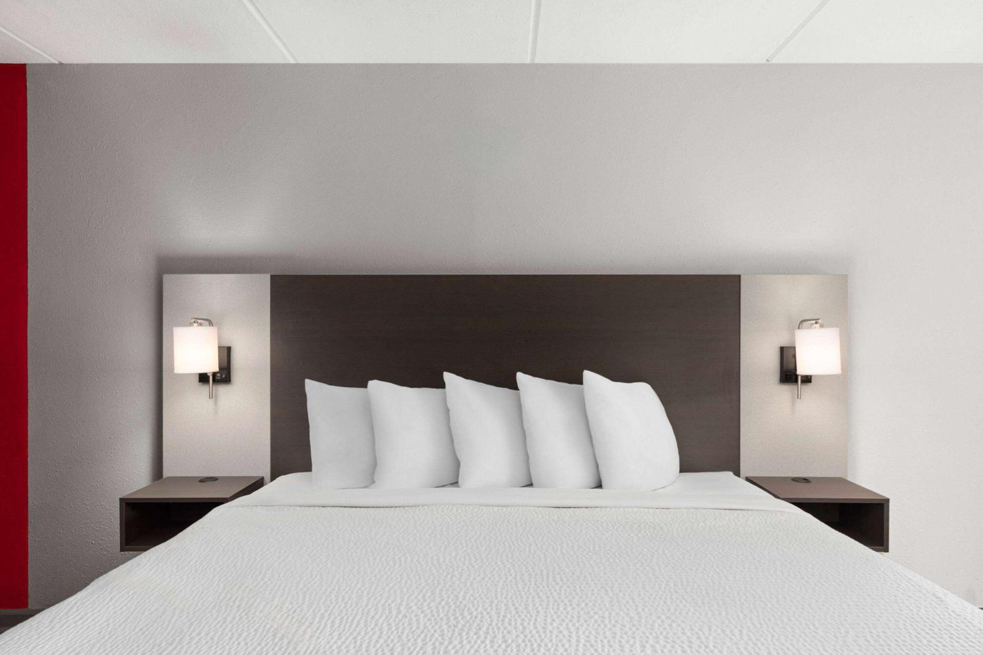 Hotel Ramada By Wyndham Bainbridge Exterior foto