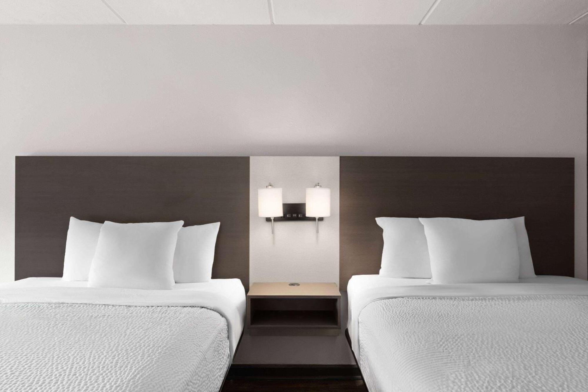 Hotel Ramada By Wyndham Bainbridge Exterior foto