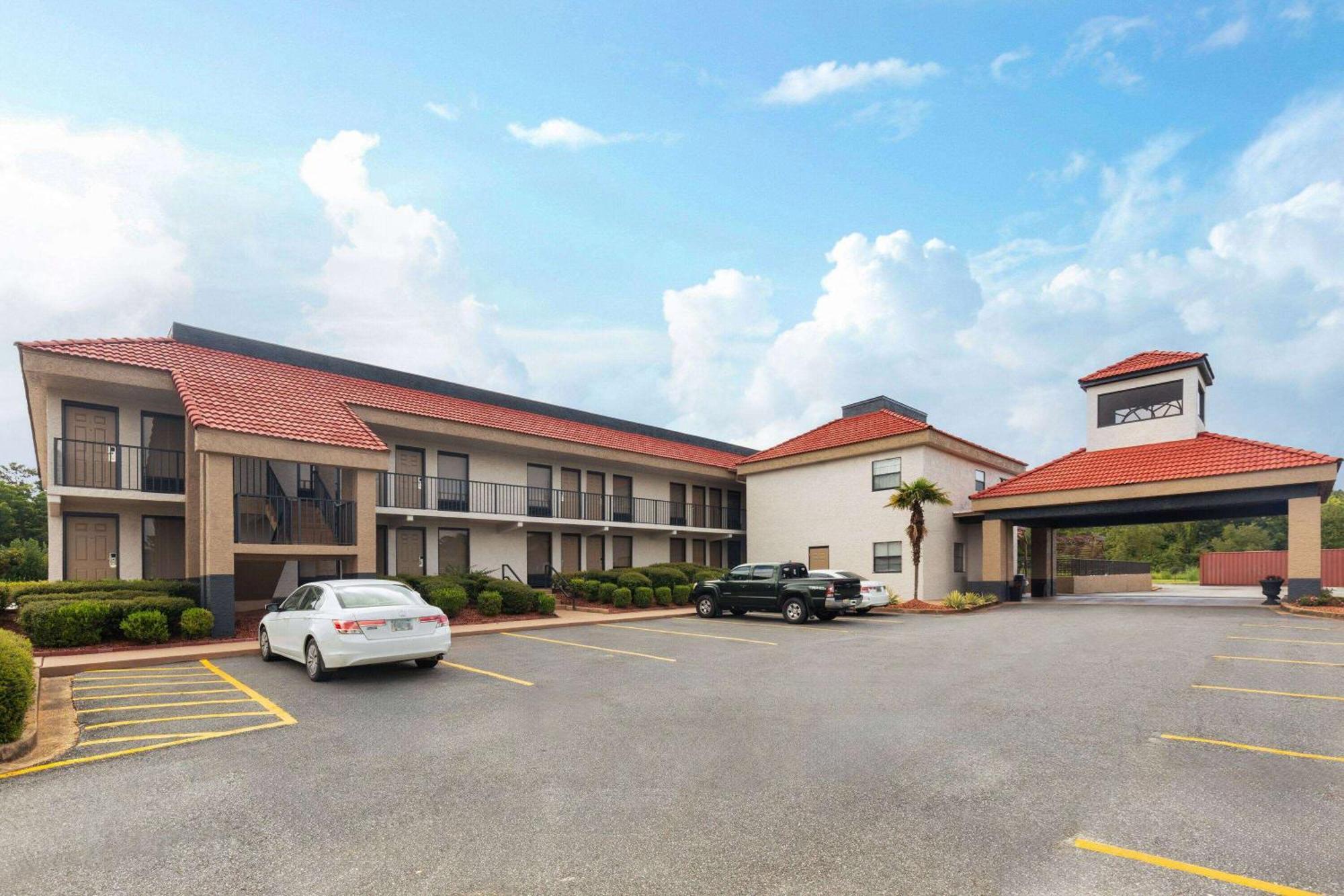 Hotel Ramada By Wyndham Bainbridge Exterior foto