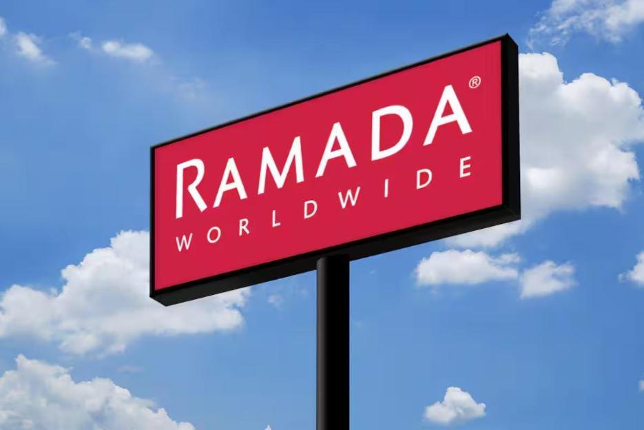 Hotel Ramada By Wyndham Bainbridge Exterior foto